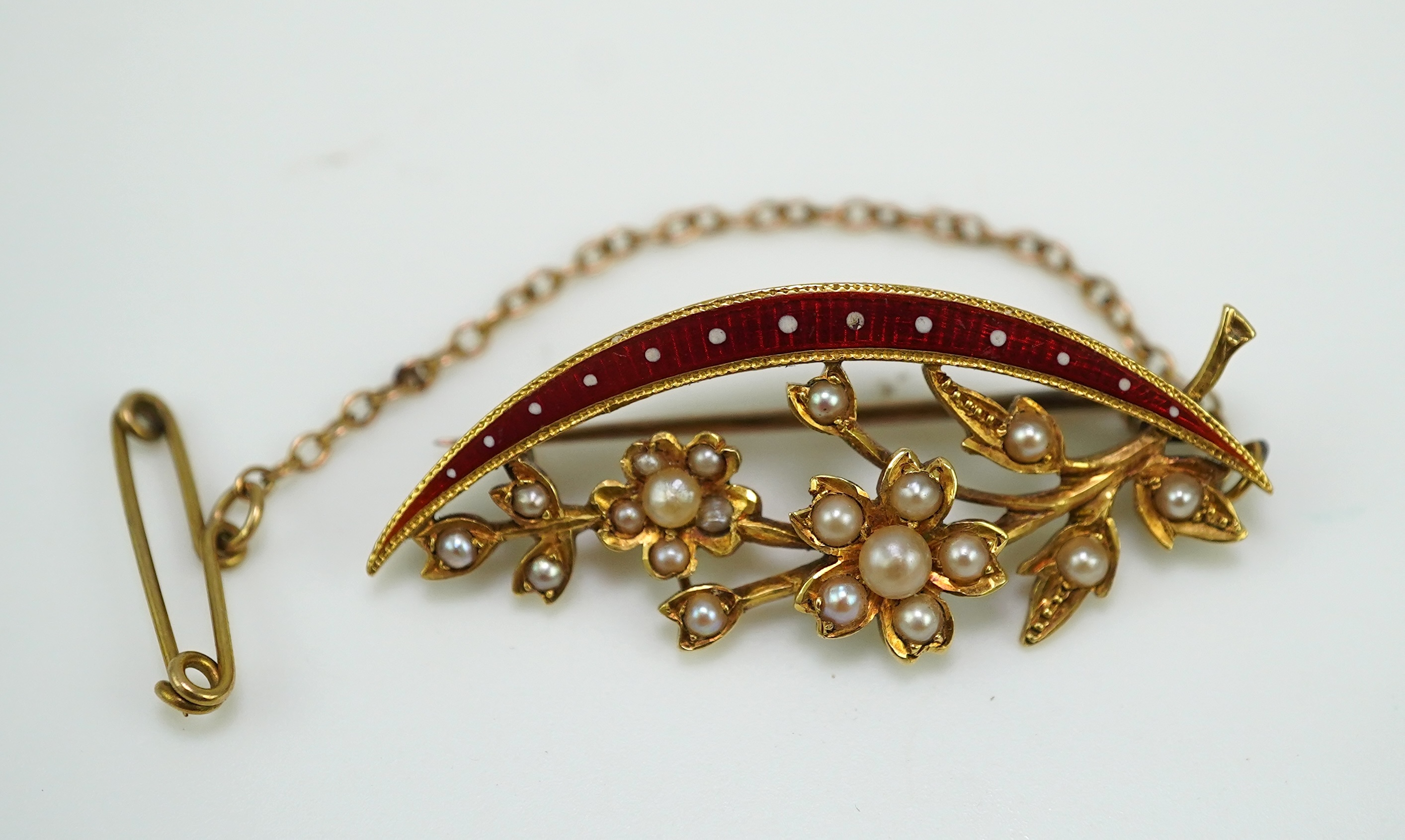 A collection of three late Victorian/Edwardian seed pearl brooches, circa 1900